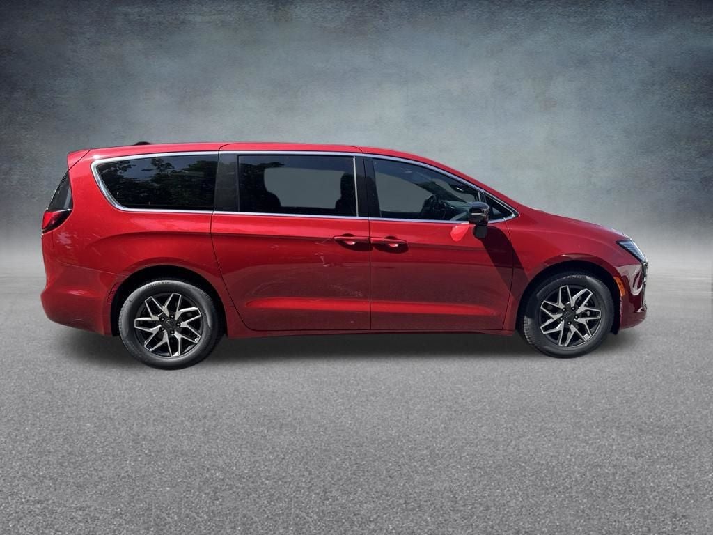 2027 Chrysler Pacifica Limited