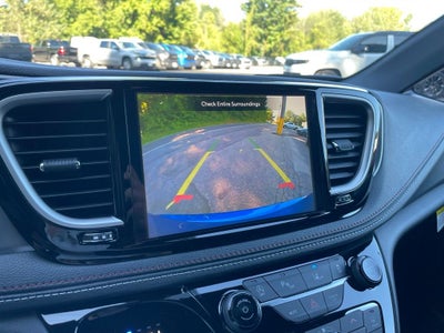 2027 Chrysler Pacifica Select