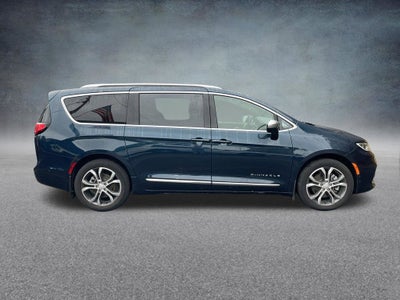 2025 Chrysler Pacifica Pinnacle