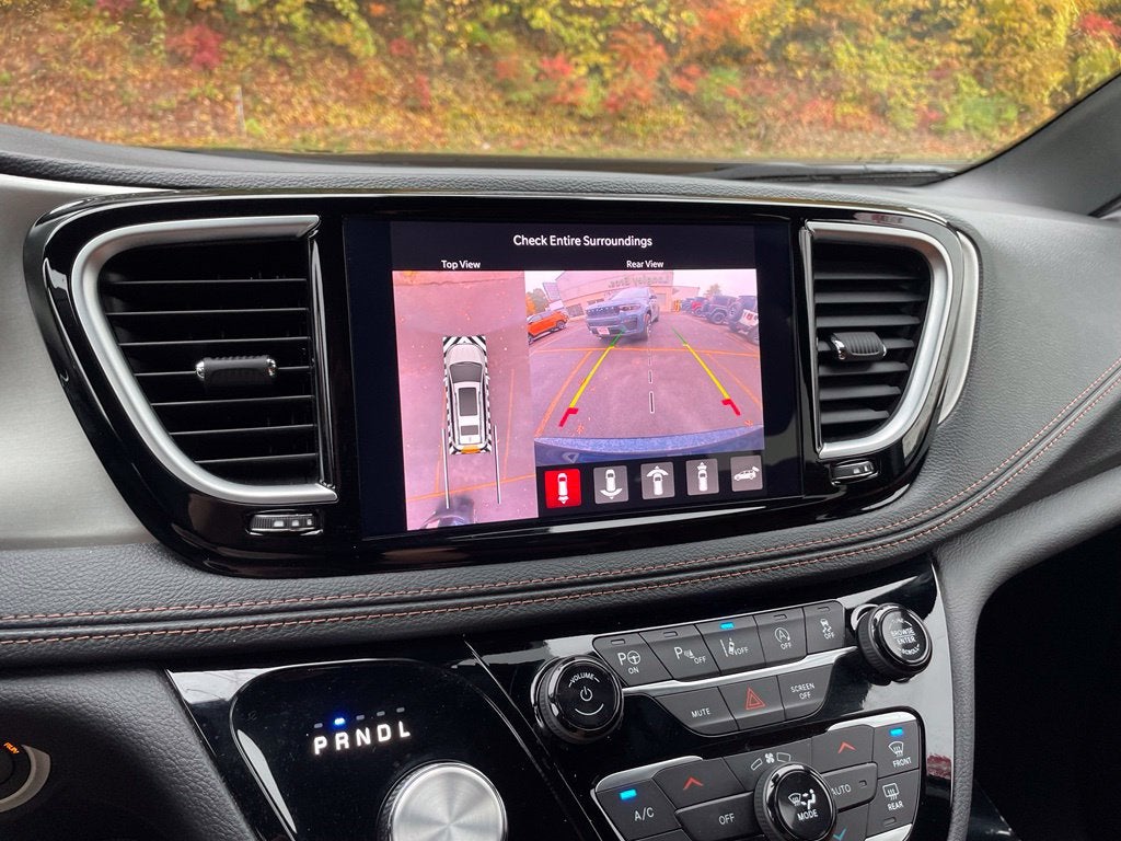 2025 Chrysler Pacifica Pinnacle
