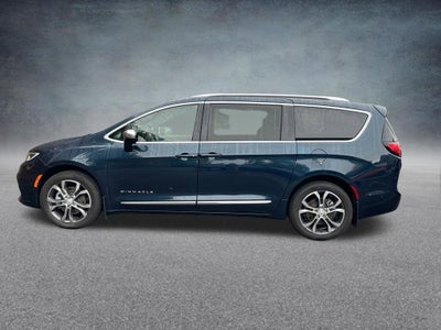 2025 Chrysler Pacifica Pinnacle